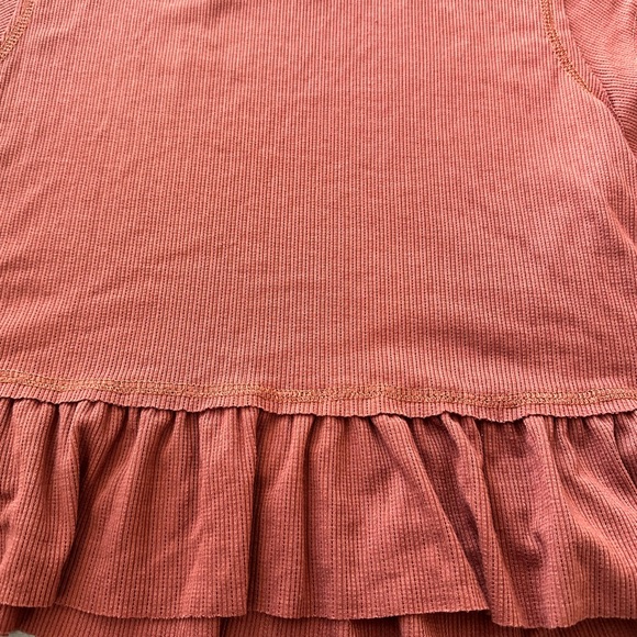 Ruffle Hem Rust Top - Picture 2 of 6